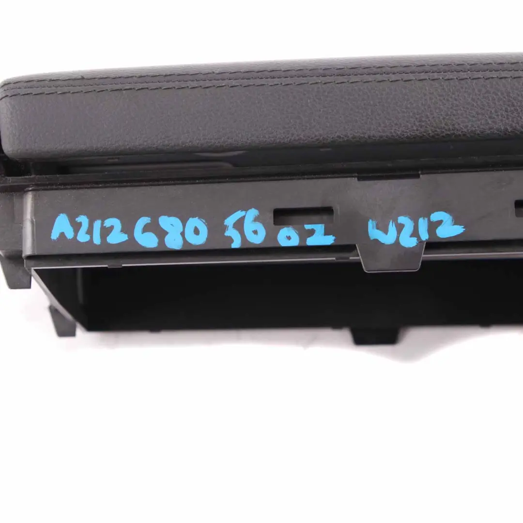 Bracciolo Centrale Vassoio Portaoggetti per Mercedes W212 con numero di parte A2126805602 Mercedes W212 Bracciolo Centrale Vassoio Portaoggetti - SKU A2126805602 - Numero di parte A2126805602
