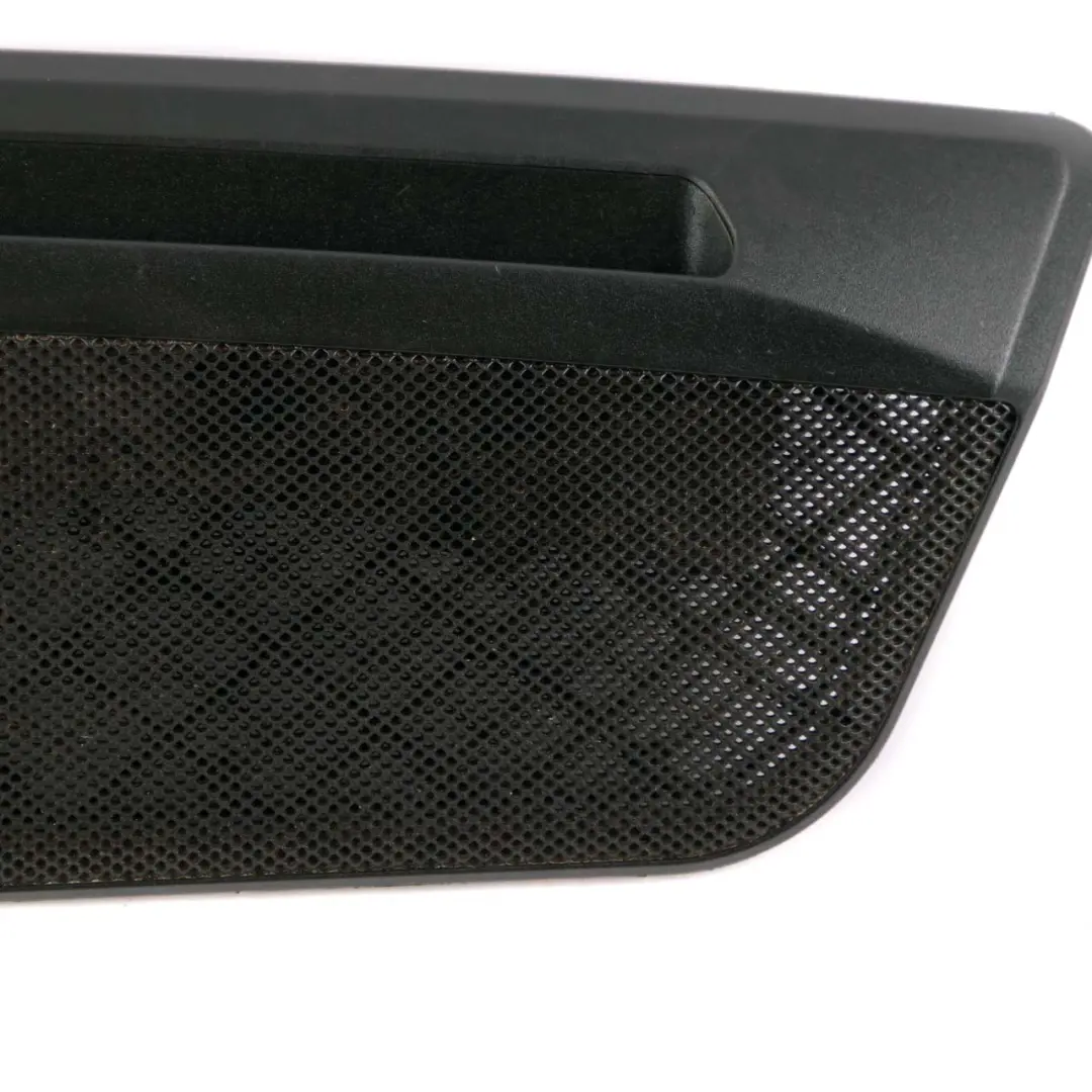 Cache Troisieme Feu Stop Arriere pour Mercedes W212 à propos du numéro de pièce A2126830130 Mercedes W212 Cache Troisieme Feu Stop Arriere - SKU A2126830130 - Numéro de pièce A2126830130