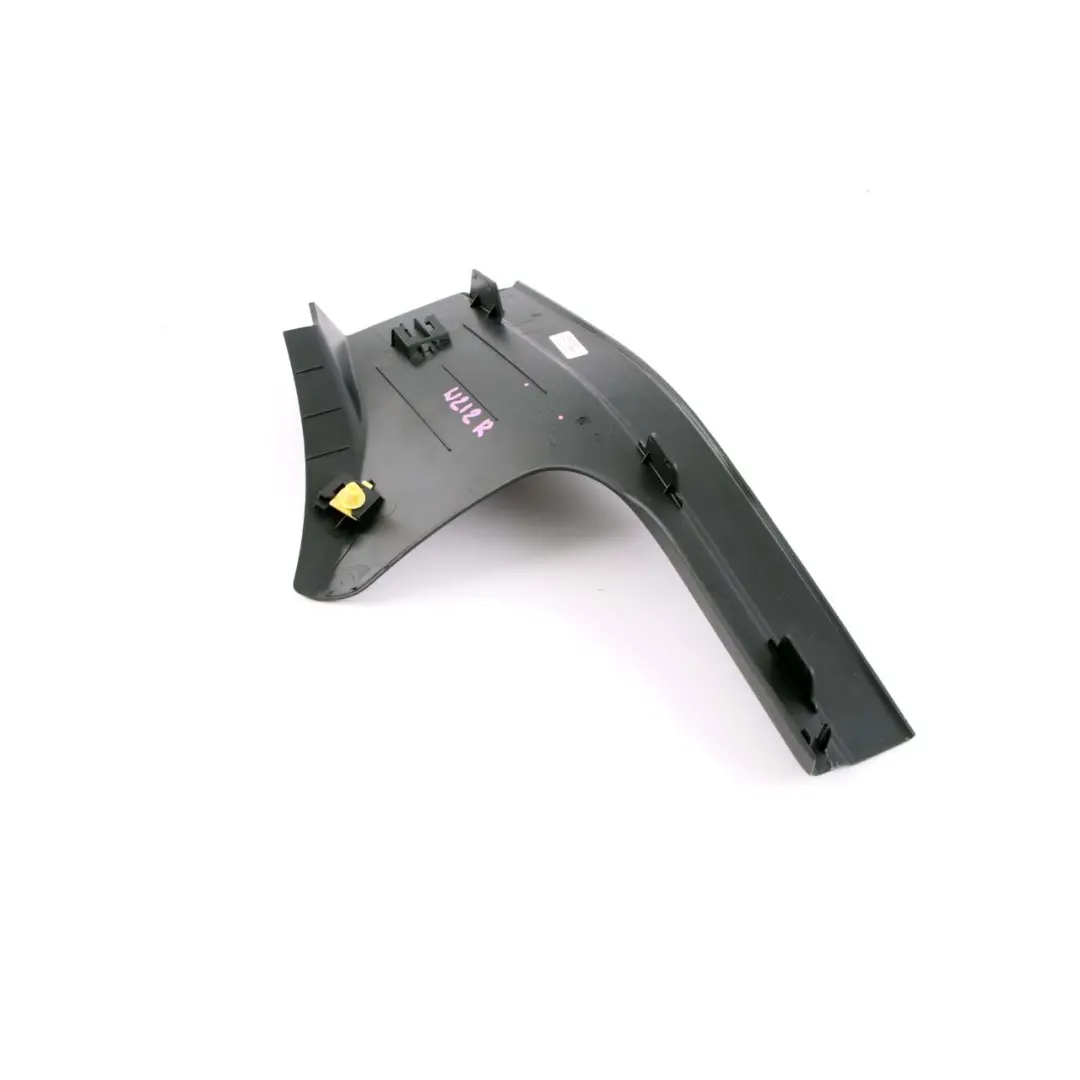 Garniture de Seuil de Porte Mercedes W212 Panneau Arriere Droit Noir pour à propos du numéro de pièce A2126860636 Garniture de Seuil de Porte Mercedes W212 Panneau Arriere Droit Noir - SKU A2126860636 - Numéro de pièce A2126860636