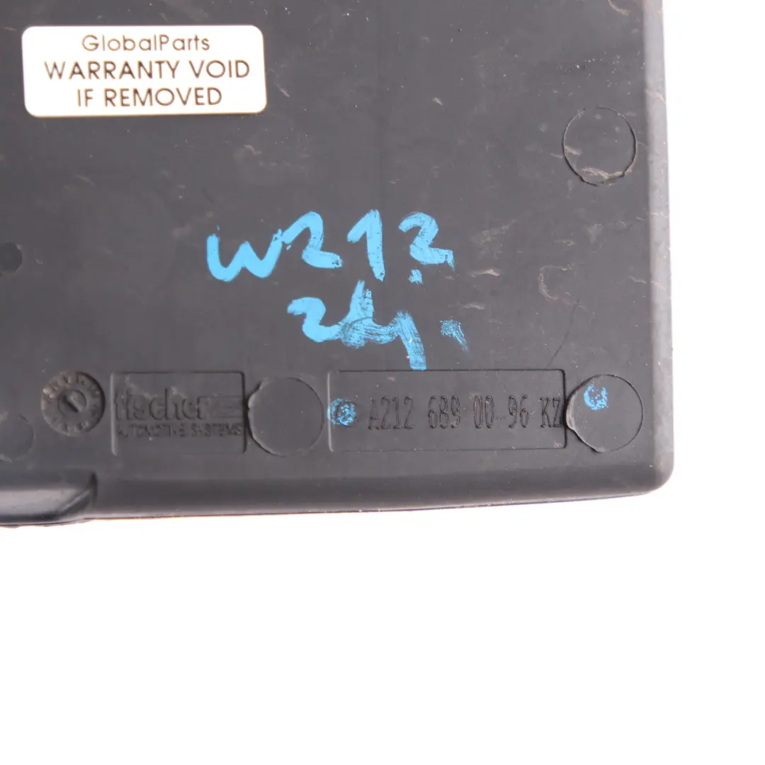 Mittelkonsole Hinten Große Traverse Schwarz für Mercedes W212 mit Teilenummer A2126890096 Mercedes W212 Mittelkonsole Hinten Große Traverse Schwarz - SKU A2126890096 - Teilenummer A2126890096