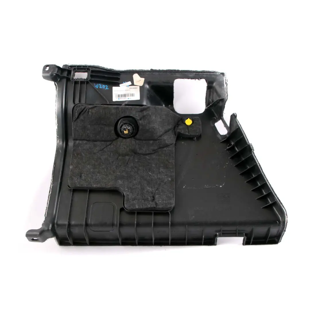 Embellecedor lateral maletero Panel trasero derecho para Mercedes W212 con número de pieza A2126900253 Mercedes W212 Embellecedor lateral maletero Panel trasero derecho - SKU A2126900253 - Número de pieza A2126900253