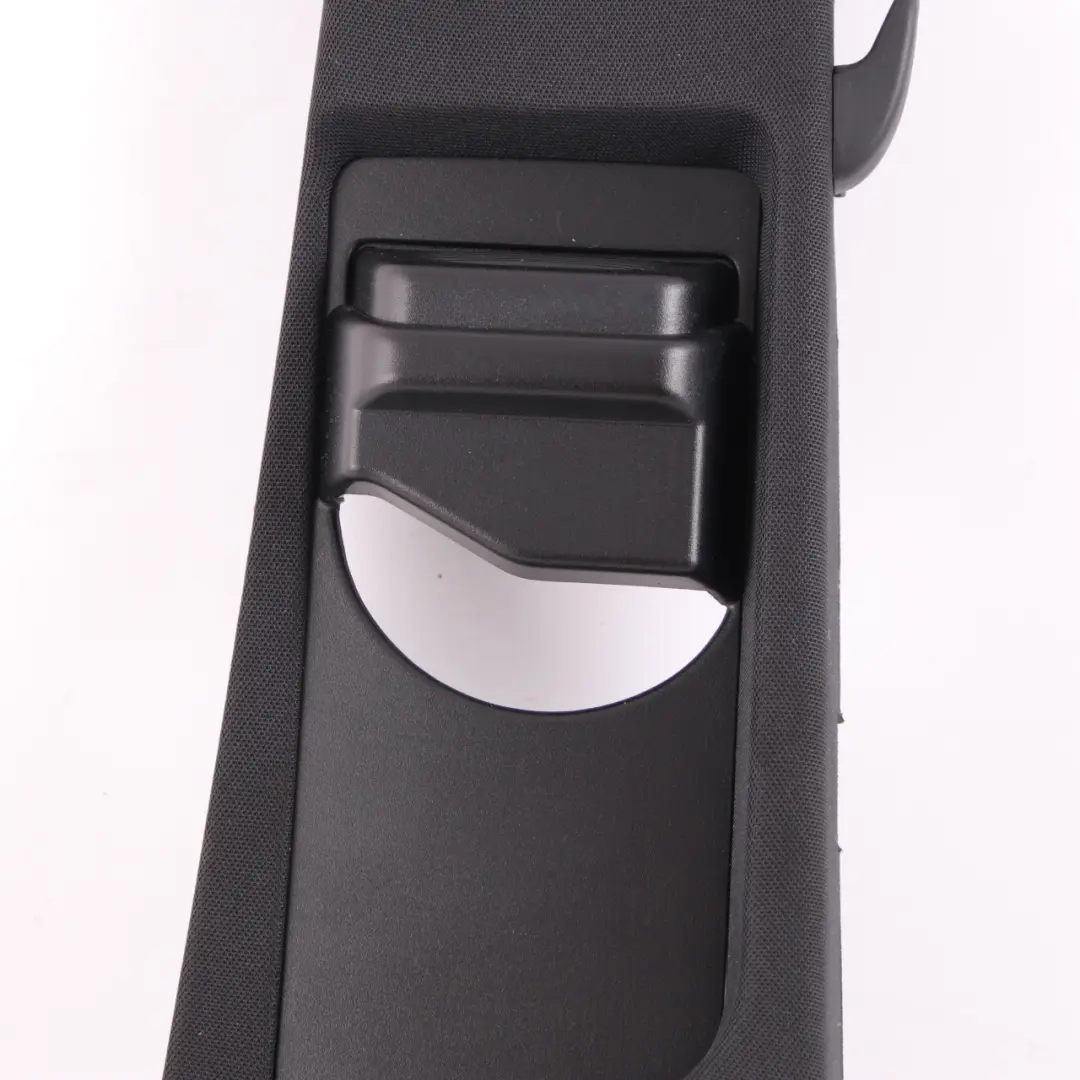 Prawa Osłona Tapicerka Słupka do MERCEDES W212 o numerze A2126900425 MERCEDES W212 Prawa Osłona Tapicerka Słupka - SKU A2126900425 - Numer Części A2126900425