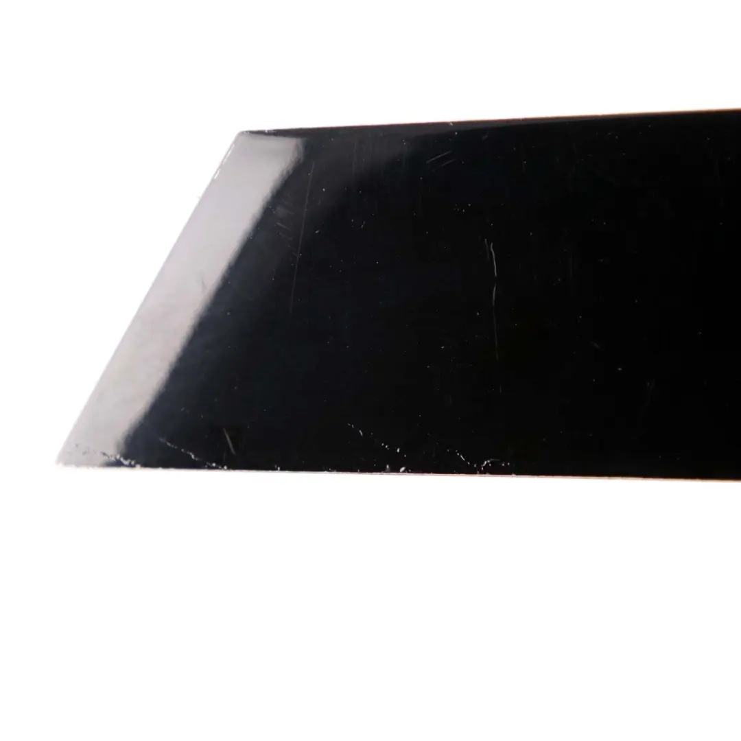 Cache porte montant B arrière gauche pour Mercedes W212 à propos du numéro de pièce A2126900587 Mercedes W212 Cache porte montant B arrière gauche - SKU A2126900587 - Numéro de pièce A2126900587