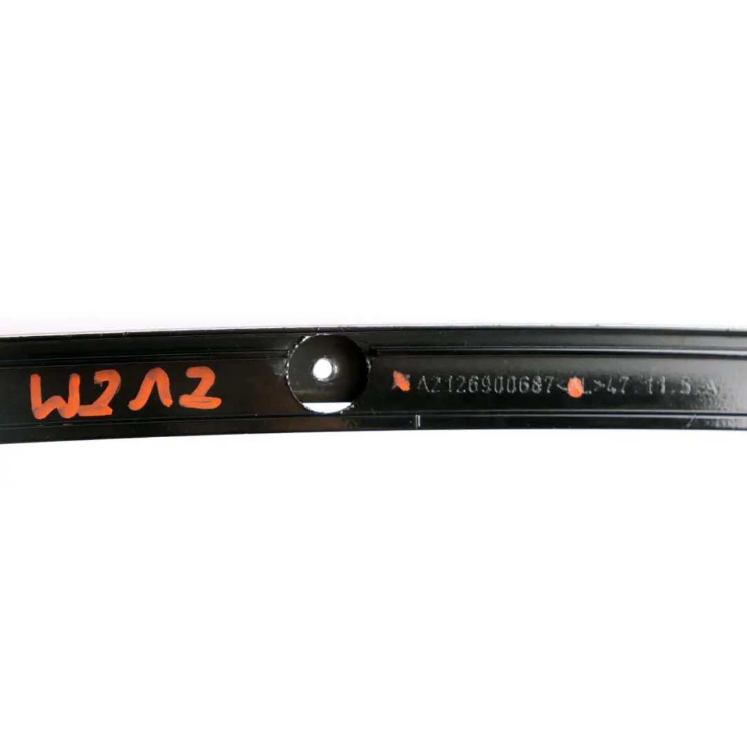 Mercedes W212 Panneau revêtement garniture montant C extérieur droit arrière - SKU A2126900687 - Numéro de pièce A2126900687