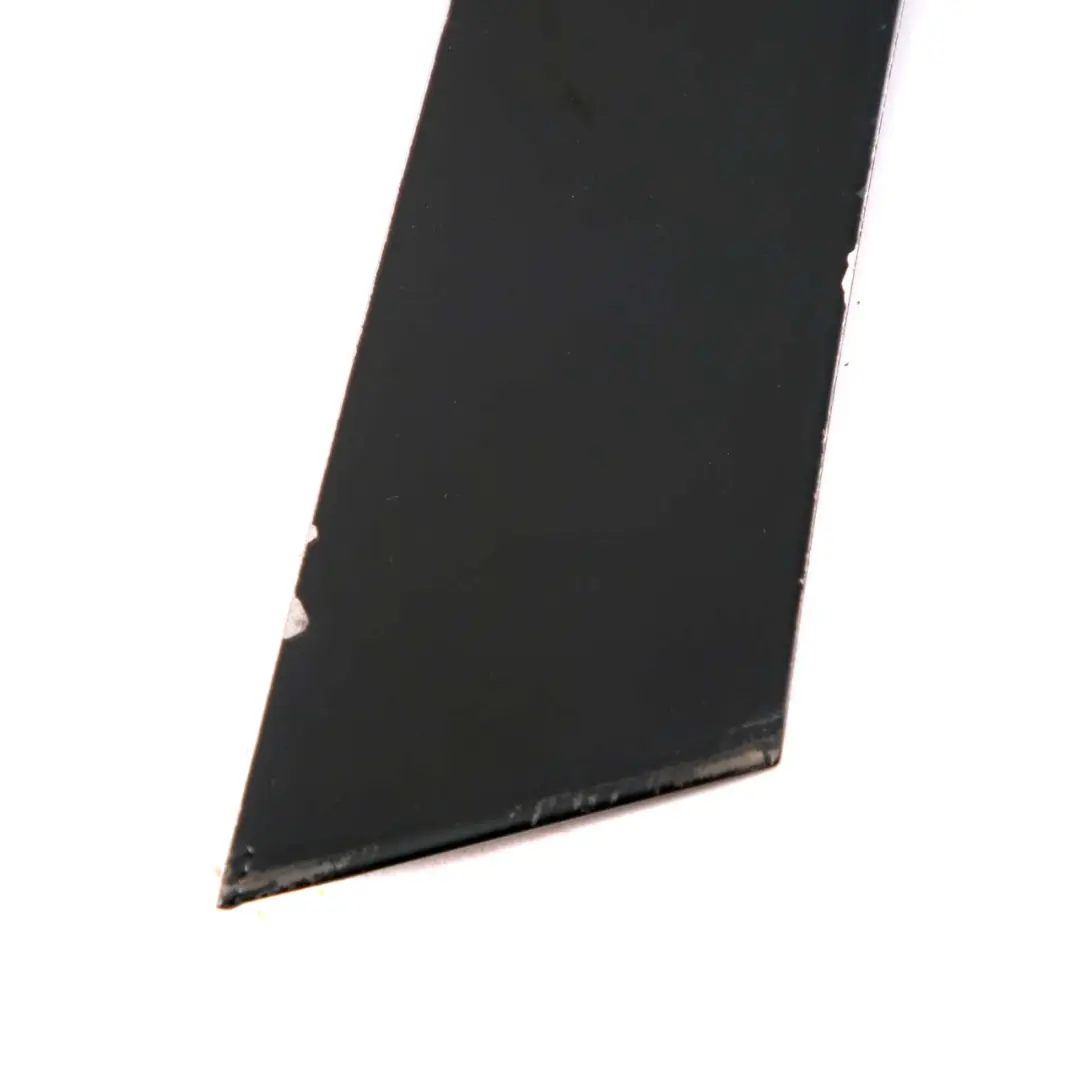 Mercedes W212 posteriore destro esterno nero C-Pillar Trim Cover Panel - SKU A2126900687 - Numero di parte A2126900687