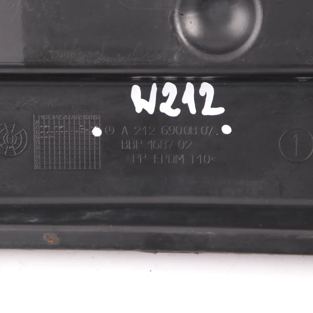 Pannello copertura sottopavimento Mercedes W212 Protezione batteria per con numero di parte A2126900807 Pannello copertura sottopavimento Mercedes W212 Protezione batteria - SKU A2126900807 - Numero di parte A2126900807
