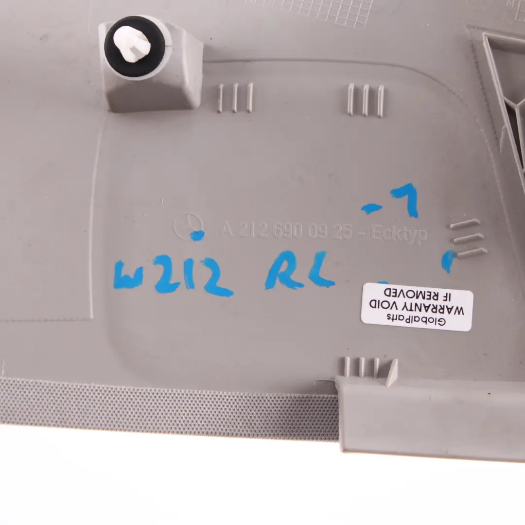 Embellecedor Pilar D Trasero Izquierdo Tapa Tira Superior Gris para Mercedes W212 con número de pieza A2126900925 Mercedes W212 Embellecedor Pilar D Trasero Izquierdo Tapa Tira Superior Gris - SKU A2126900925-1 - Número de pieza A2126900925