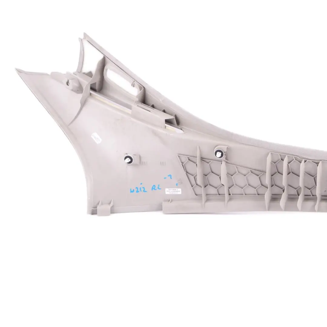 Mercedes W212 Osłona Słupka Lewy Tył Szara - SKU A2126900925-1 - Numer Części A2126900925