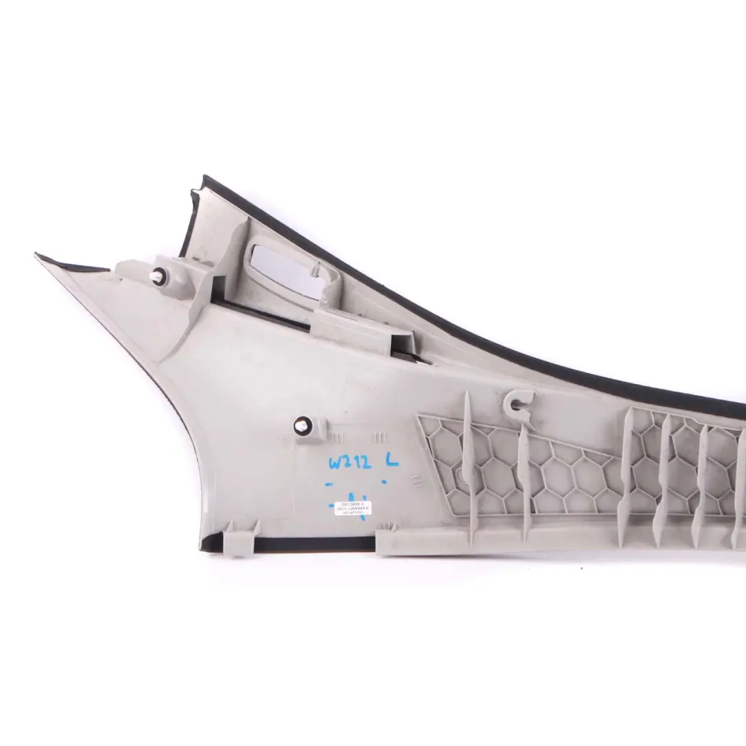 Trim D Pilastro posteriore sinistro Striscia superiore per Mercedes W212 con numero di parte A2126900925 Mercedes W212 Trim D Pilastro posteriore sinistro Striscia superiore - SKU A2126900925 - Numero di parte A2126900925