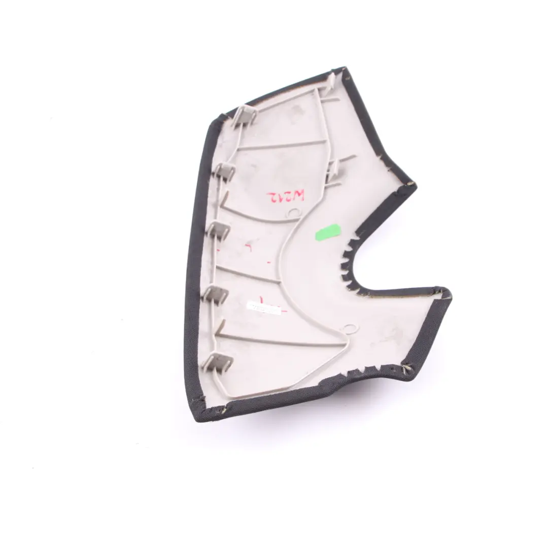 Pannello bagagliaio Mercedes W212 Rivestimento laterale posteriore sinistro nero per con numero di parte A2126901207 Pannello bagagliaio Mercedes W212 Rivestimento laterale posteriore sinistro nero - SKU A2126901107 - Numero di parte A2126901207