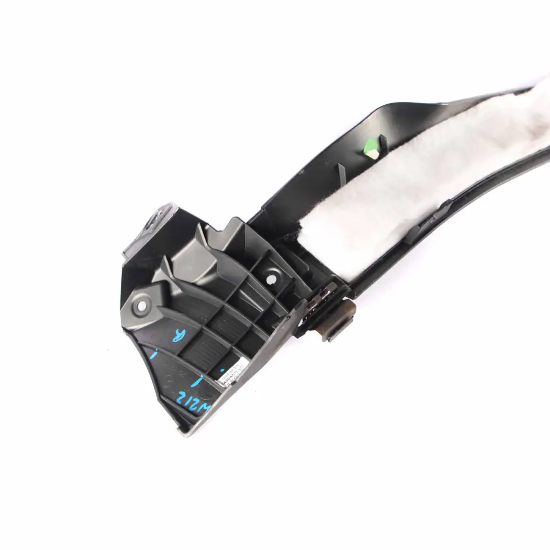 Listwa Nakładka Osłona Progu Prawa do MERCEDES W212 o numerze A2126901626 MERCEDES W212 Listwa Nakładka Osłona Progu Prawa - SKU A2126901626 - Numer Części A2126901626