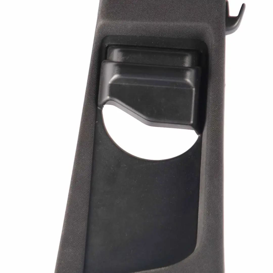 Habillage pilier B panneau extérieur droit tissu noir pour Mercedes W212 à propos du numéro de pièce A2126902026 Mercedes W212 Habillage pilier B panneau extérieur droit tissu noir - SKU A2126902026 - Numéro de pièce A2126902026