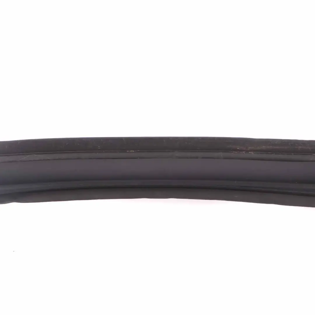Mercedes W212 Embellecedor portón trasero Cubierta panel superior maletero - SKU A2126902130 - Número de pieza A2126902130