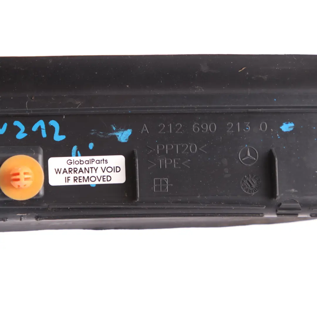 Mercedes W212 Embellecedor portón trasero Cubierta panel superior maletero - SKU A2126902130 - Número de pieza A2126902130