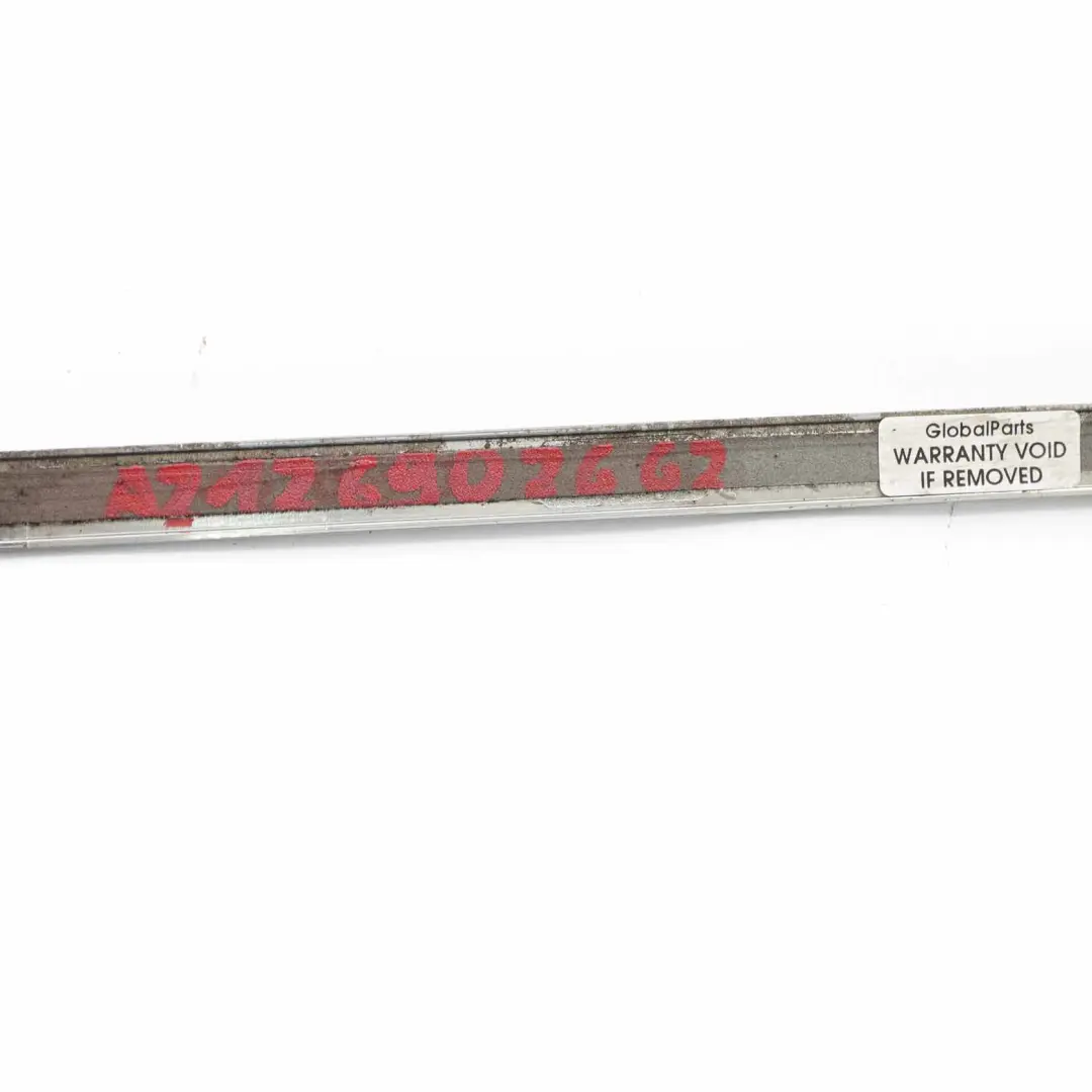 Striscia di porta anteriore destra inferiore Modanatura Cromo per Mercedes W212 con numero di parte A2126902662 Mercedes W212 Striscia di porta anteriore destra inferiore Modanatura Cromo - SKU A2126902662 - Numero di parte A2126902662