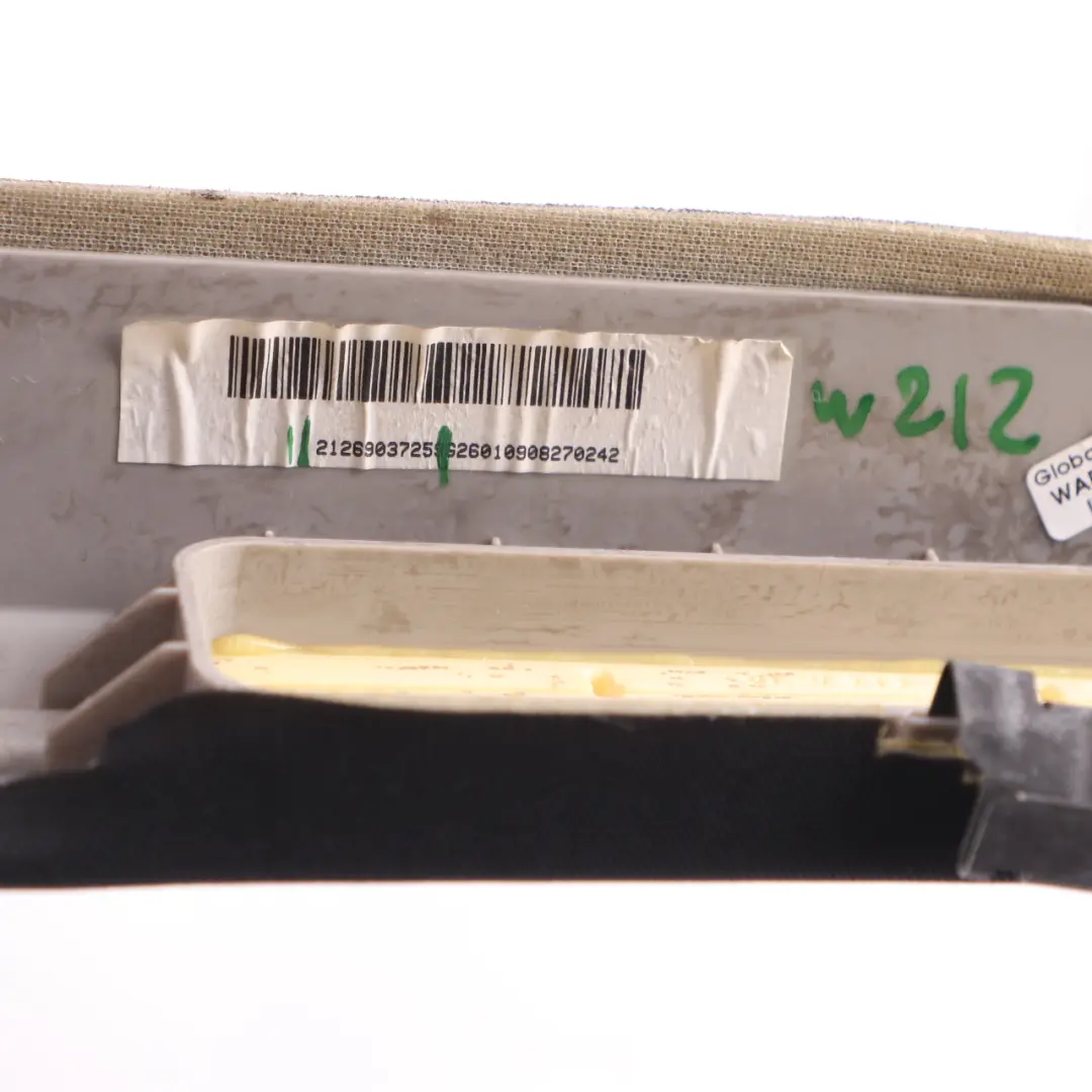 Pillar Cover Trim Pannello Posteriore Sinistro Nero A2126901726 per Mercedes W212 C con numero di parte A2126903725 Mercedes W212 C Pillar Cover Trim Pannello Posteriore Sinistro Nero A2126901726 - SKU A2126903725 - Numero di parte A2126903725