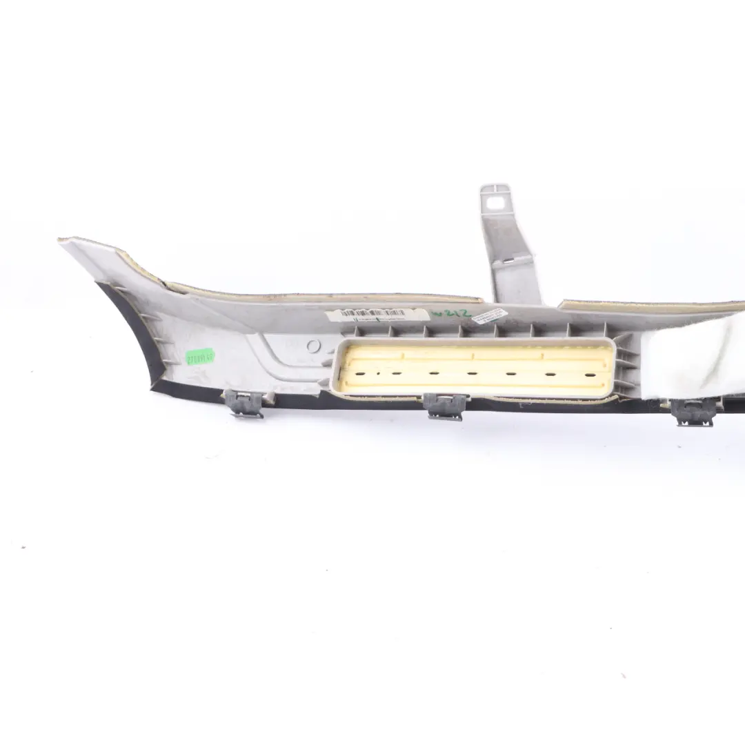 Säule Abdeckung Trim Hinten Links Panel N/S Schwarz A2126901726 für Mercedes W212 C mit Teilenummer A2126903725 Mercedes W212 C Säule Abdeckung Trim Hinten Links Panel N/S Schwarz A2126901726 - SKU A2126903725 - Teilenummer A2126903725