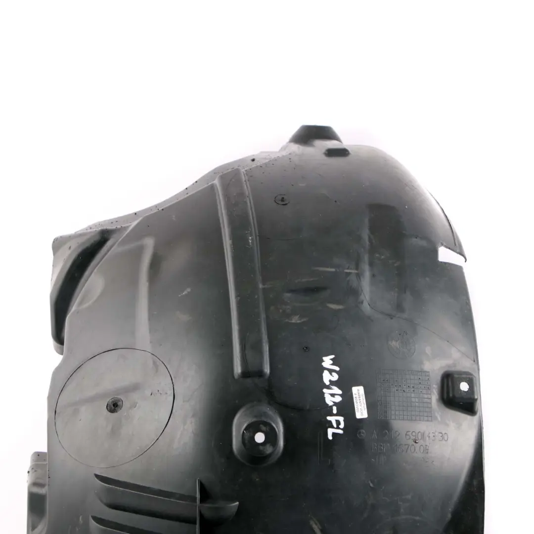 Revestimiento Del Paso De Rueda Delantero Izquierdo para Mercedes W212 con número de pieza A2126904330 Mercedes W212 Revestimiento Del Paso De Rueda Delantero Izquierdo - SKU A2126904330 - Número de pieza A2126904330