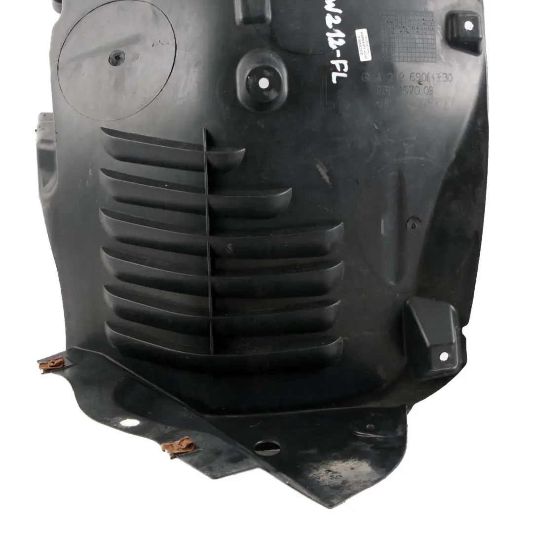 Revestimiento Del Paso De Rueda Delantero Izquierdo para Mercedes W212 con número de pieza A2126904330 Mercedes W212 Revestimiento Del Paso De Rueda Delantero Izquierdo - SKU A2126904330 - Número de pieza A2126904330