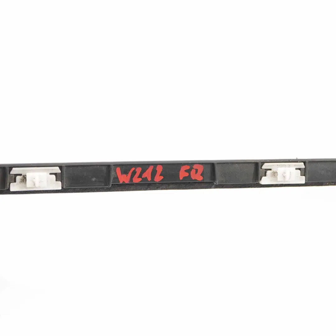 Mercedes W212 Bande de Porte Arrière Droite - SKU A2126904862 - Numéro de pièce A2126904862