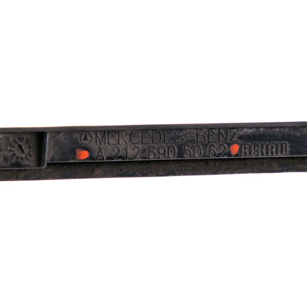  Striscia Porta Mercedes W212 Guarnizione Tenuta Inferiore Posteriore - SKU A2126905062 - Numero di parte A2126905062