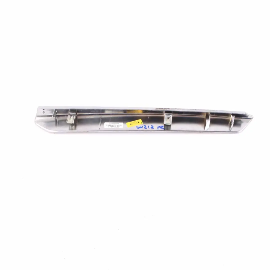 Mercedes W212 Console Centrale Bande de Protection Droite Chromée - SKU A2126908082 - Numéro de pièce A2126908082