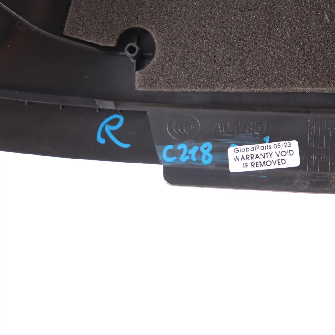 Mercedes W204 Pilar C Cubierta Panel Embellecedor Maletero Trasero Izquierda - SKU A2186909825 - Número de pieza A2186909825