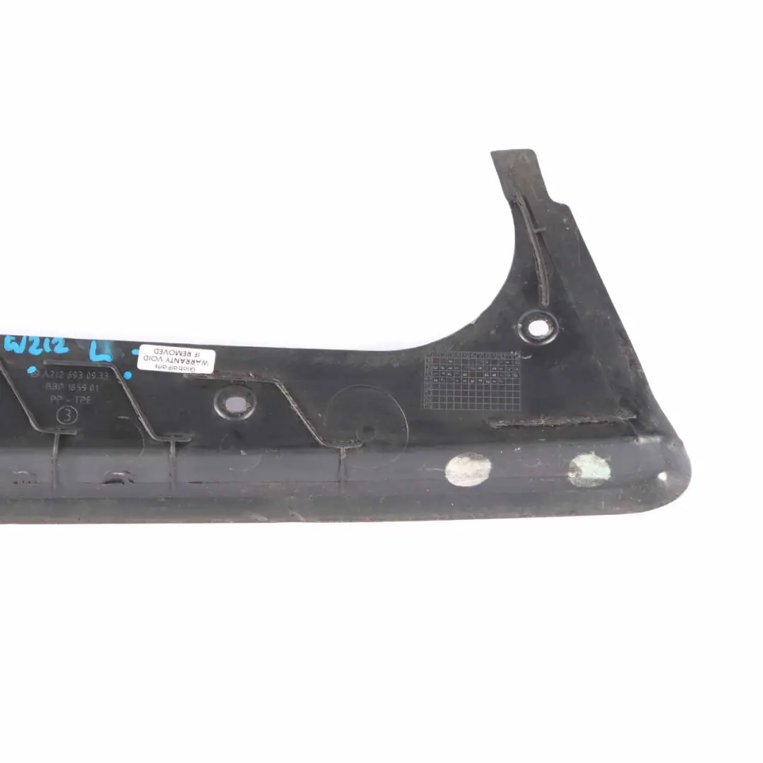 Embellecedor Maletero Mercedes W212 Tapa Panel Trasero Negro para con número de pieza A2126930933 Embellecedor Maletero Mercedes W212 Tapa Panel Trasero Negro - SKU A2126930933 - Número de pieza A2126930933