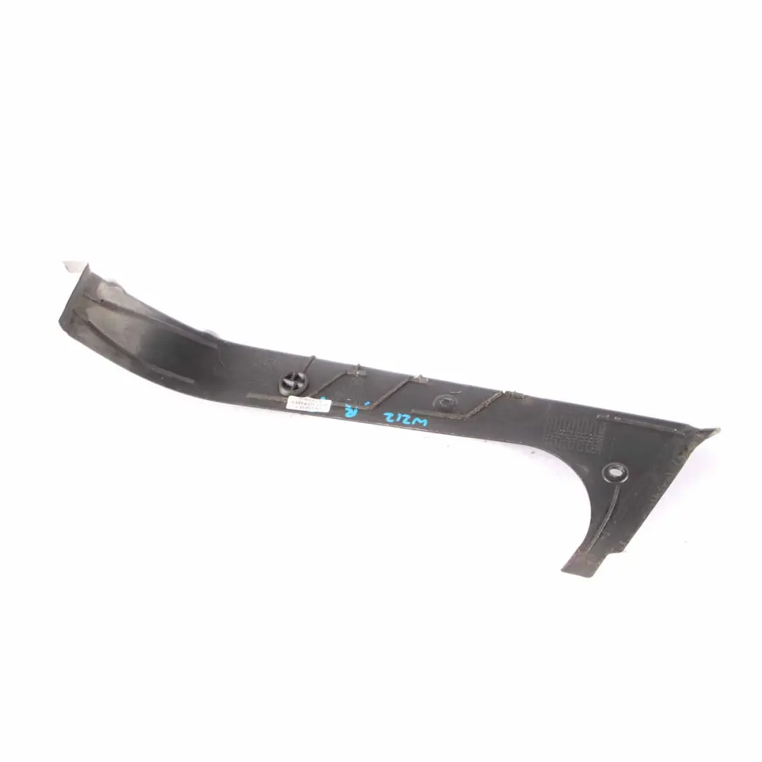  Embellecedor Maletero Mercedes W212 Tapa Panel Trasero Derecho Negro - SKU A2126931033 - Número de pieza A2126931033