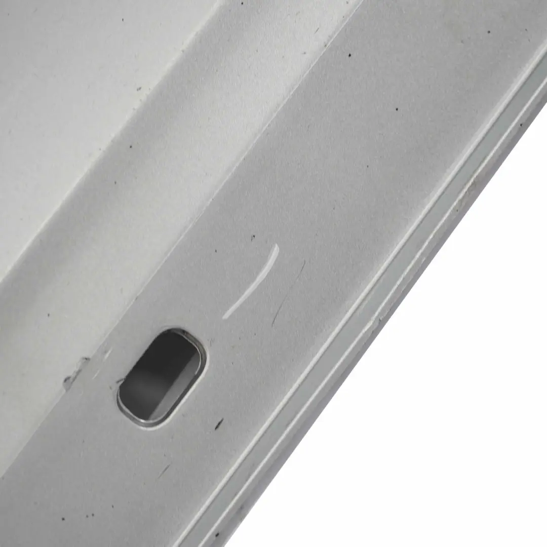 Bas de Porte Couverture Seuil Gauche Iridium Silver - 775 pour Mercedes W212 à propos du numéro de pièce A2126980154 Mercedes W212 Bas de Porte Couverture Seuil Gauche Iridium Silver - 775 - SKU A2126980154-IRS1 - Numéro de pièce A2126980154