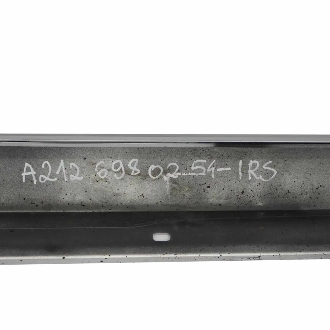 Listwa Próg Prawy Iridium Silver 775 do Mercedes W212 o numerze A2126980254 Mercedes W212 Listwa Próg Prawy Iridium Silver 775 - SKU A2126980254-IRS - Numer Części A2126980254