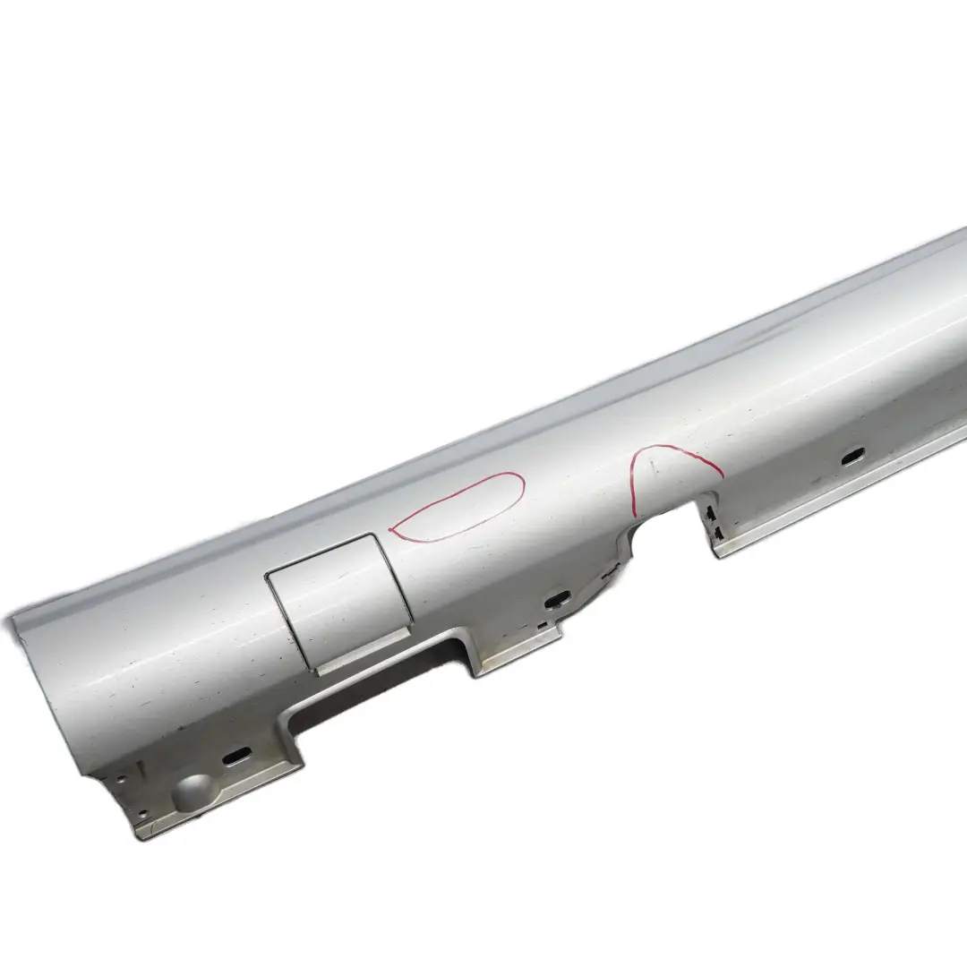 Mercedes W212 Bas de Porte Couverture Seuil Droite Iridium Silver - 775 - SKU A2126981854-IRS - Numéro de pièce A2126981854