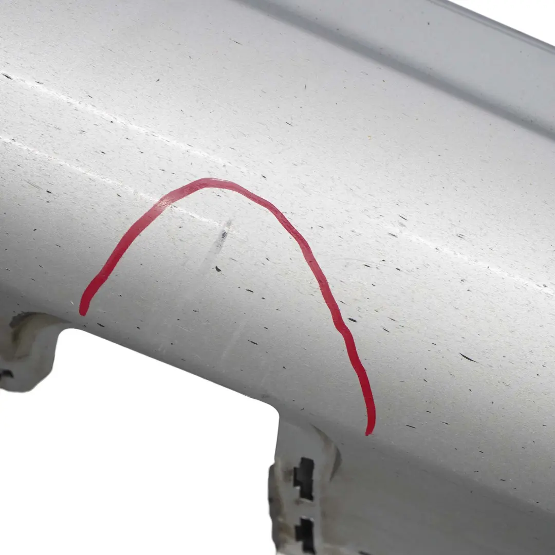 Bas de Porte Couverture Seuil Droite Iridium Silver - 775 pour Mercedes W212 à propos du numéro de pièce A2126981854 Mercedes W212 Bas de Porte Couverture Seuil Droite Iridium Silver - 775 - SKU A2126981854-IRS - Numéro de pièce A2126981854