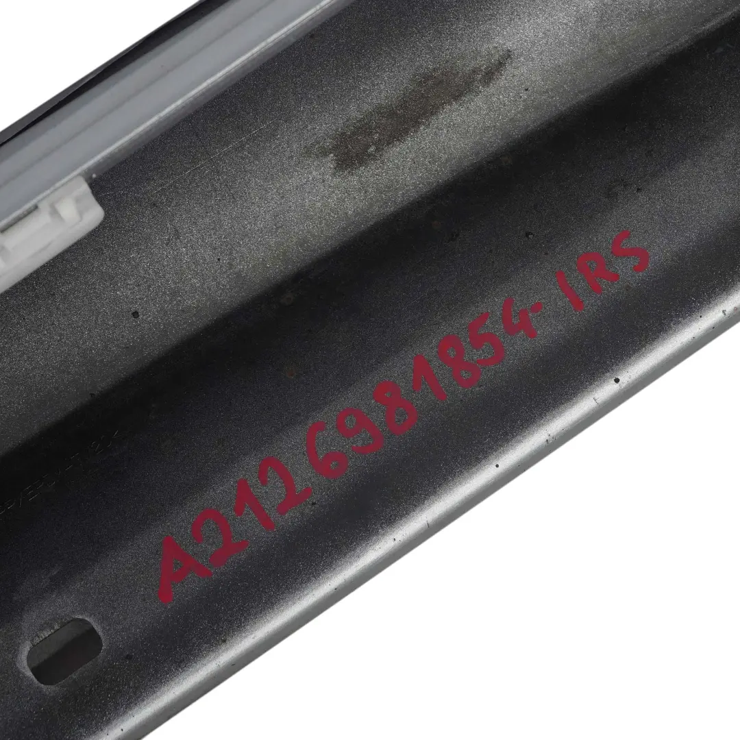 Mercedes W212 Schwellerleiste AMG Blende Schweller Rechts Iridium Silver - 775 - SKU A2126981854-IRS - Teilenummer A2126981854