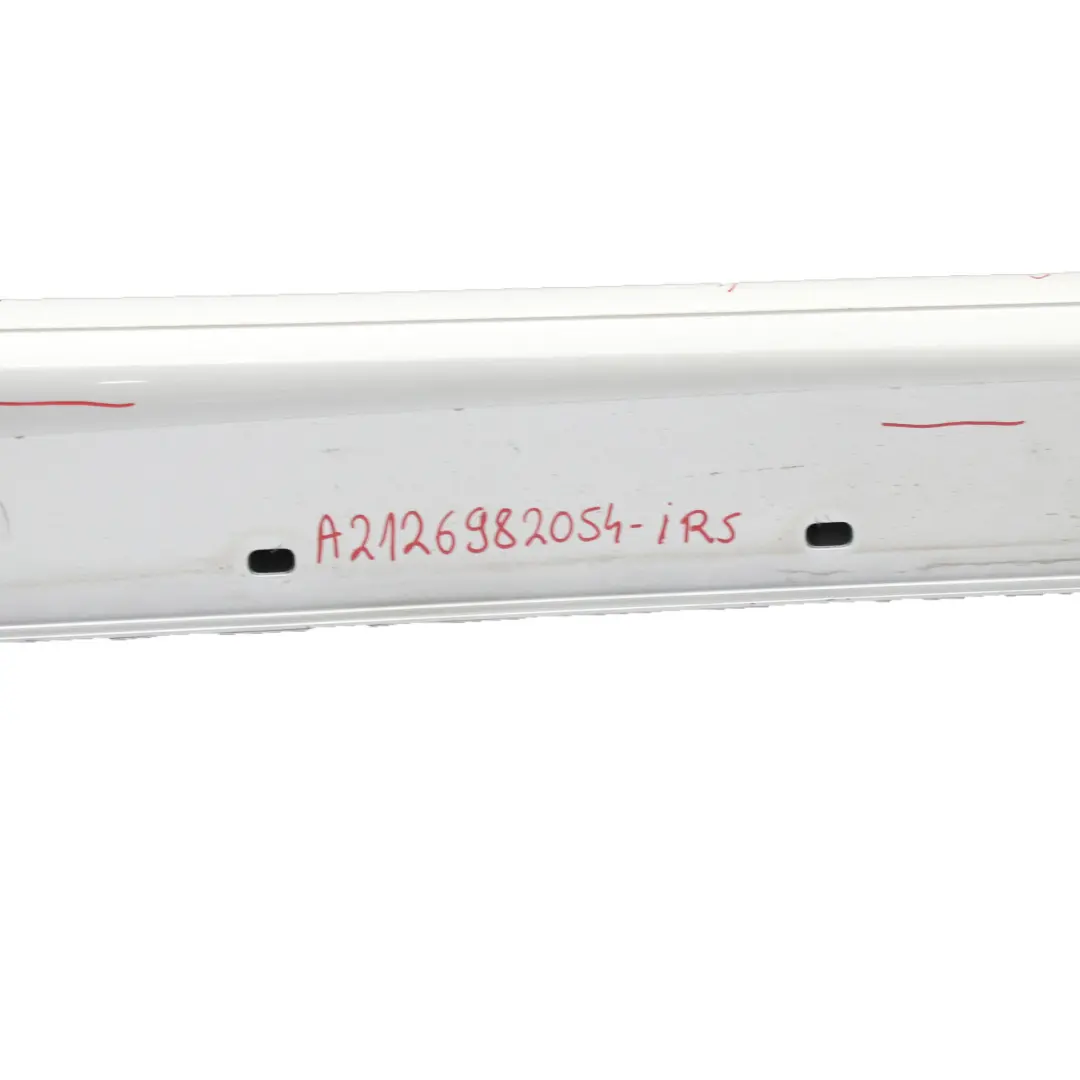 Mercedes W212 Bas de Porte Couverture Seuil AMG Droite Iridium Silver - 775 - SKU A2126982054-IRS - Numéro de pièce A2126982054