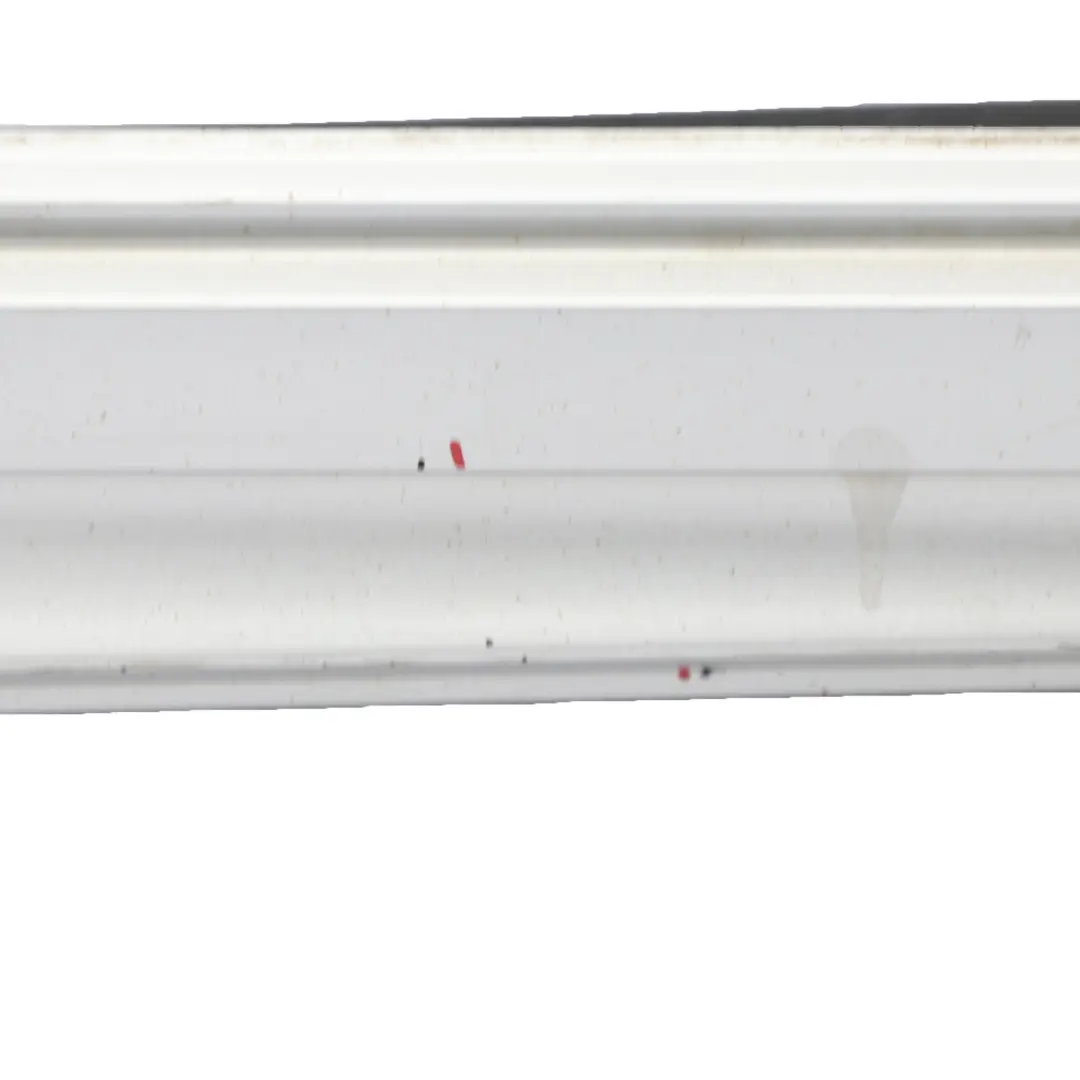 Faldon Lateral Cubre Umbral AMG Derecho Iridium Silver - 775 para Mercedes W212 con número de pieza A2126982054 Mercedes W212 Faldon Lateral Cubre Umbral AMG Derecho Iridium Silver - 775 - SKU A2126982054-IRS - Número de pieza A2126982054