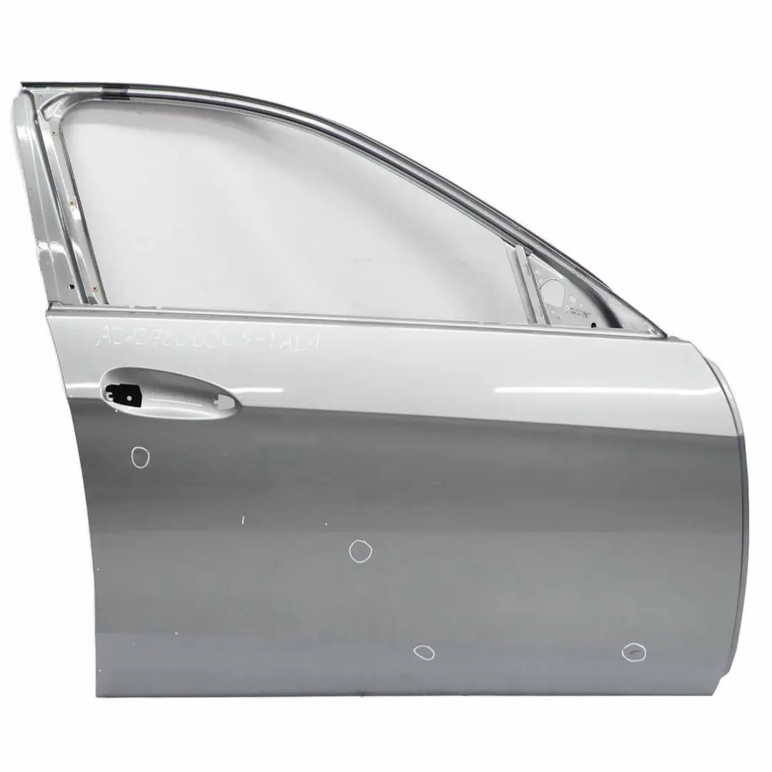 Puerta Delantera Derecha Tapa Panel Palladium Silver - 792 para Mercedes W212 con número de pieza A2127200205 Mercedes W212 Puerta Delantera Derecha Tapa Panel Palladium Silver - 792 - SKU A2127200205-PAL1 - Número de pieza A2127200205