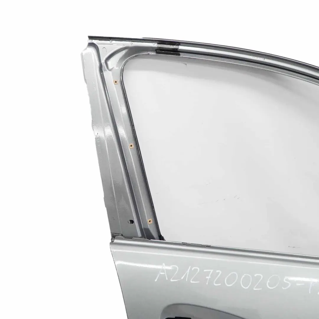 Tür Vorne Rechts Palladium Silver Metallic - 792 für Mercedes W212 mit Teilenummer A2127200205 Mercedes W212 Tür Vorne Rechts Palladium Silver Metallic - 792 - SKU A2127200205-PAL1 - Teilenummer A2127200205
