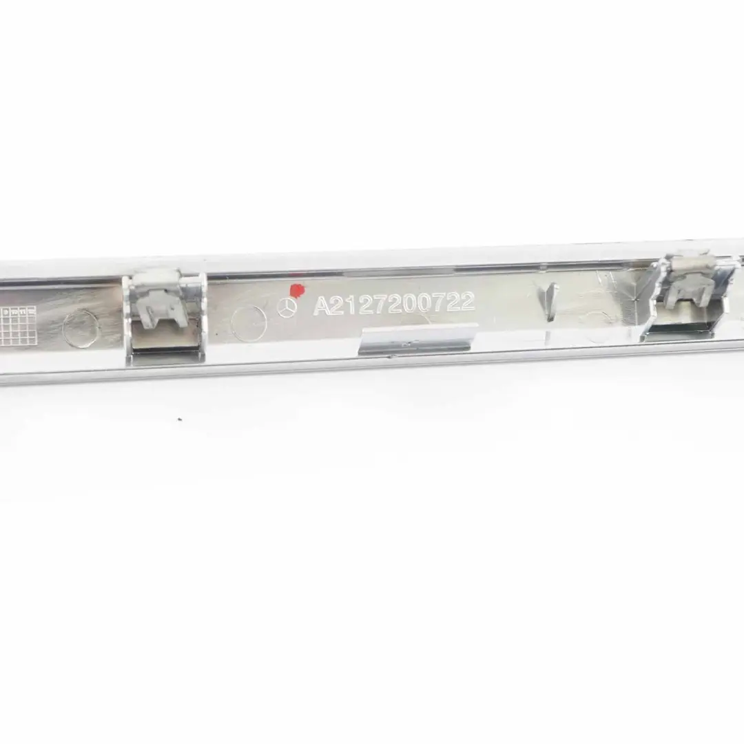 Mercedes W212 Striscia porta anteriore sinistra N/S Cover Trim Alluminio Interno - SKU A2127200722 - Numero di parte A2127200722