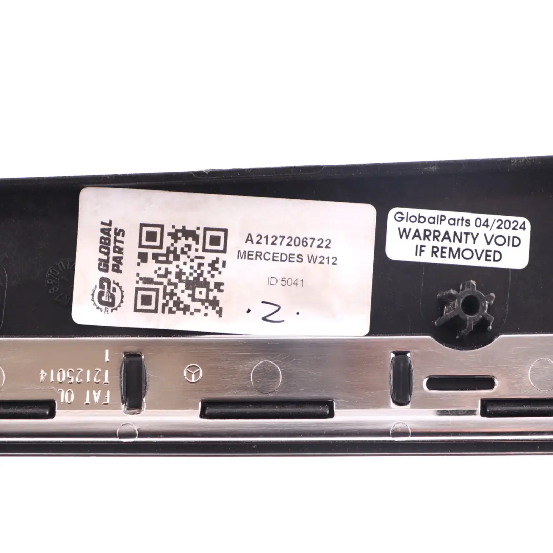 Front Tür Karte Trim links Innenraum Aluminium für Mercedes W212 mit Teilenummer A2127206722 Mercedes W212 Front Tür Karte Trim links Innenraum Aluminium - SKU A2127206722 - Teilenummer A2127206722