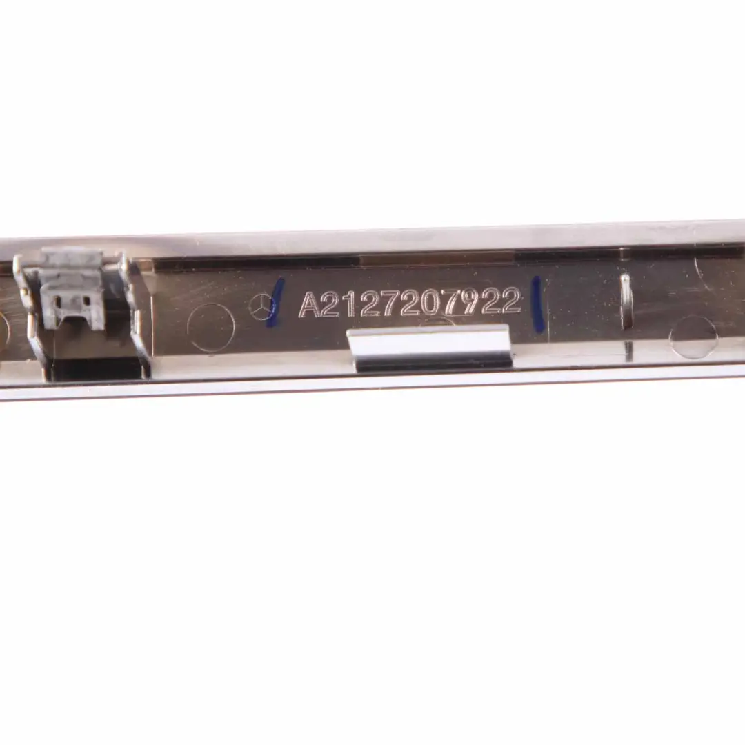 Tapa Interior Delantera Izquierda Tira Decorativa para Mercedes W212 con número de pieza A2127207922 Mercedes W212 Tapa Interior Delantera Izquierda Tira Decorativa - SKU A2127207922 - Número de pieza A2127207922