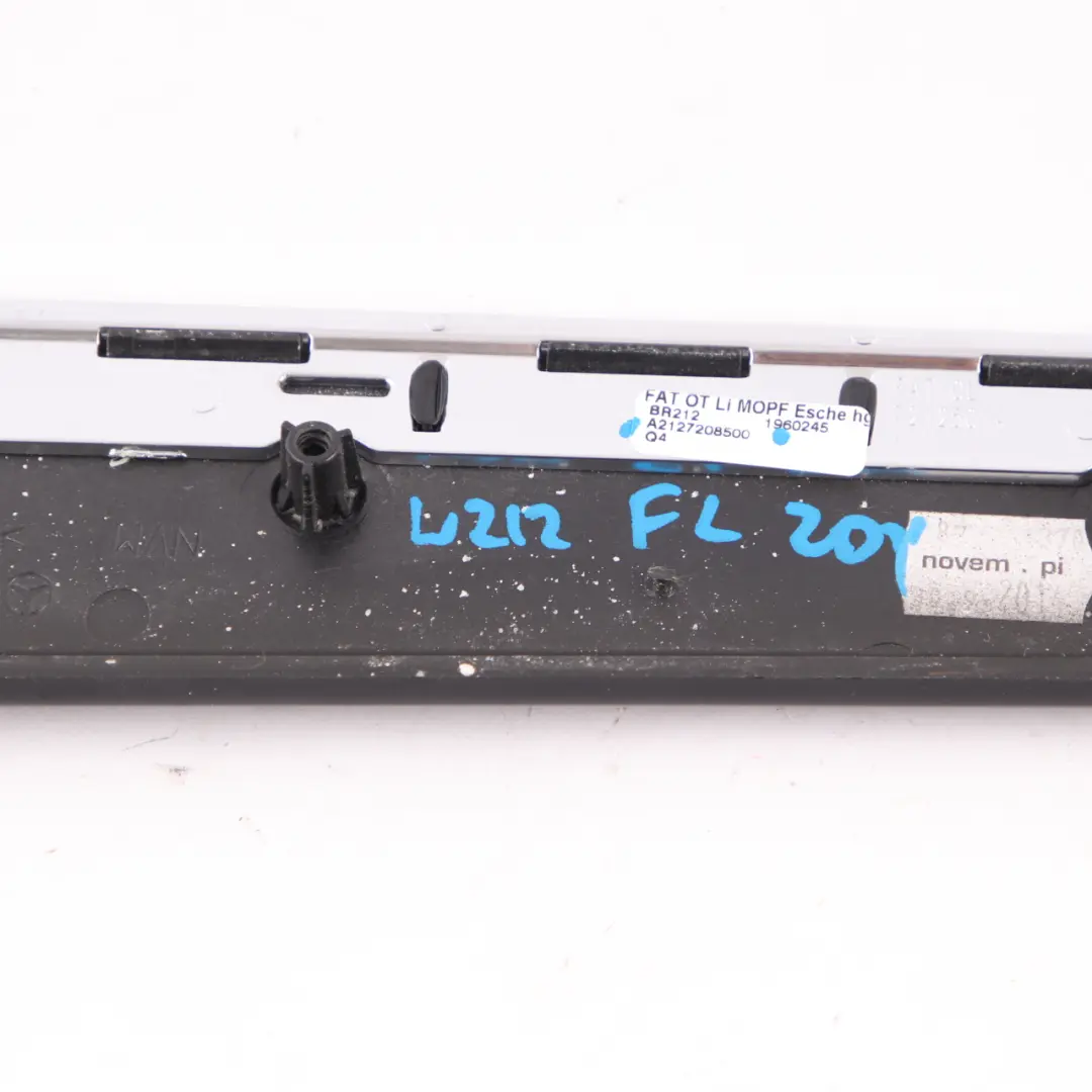  Tarjeta Puerta Mercedes W212 S212 Embellecedor Delantero Izquierdo - SKU A2127208500 - Número de pieza A2127208500