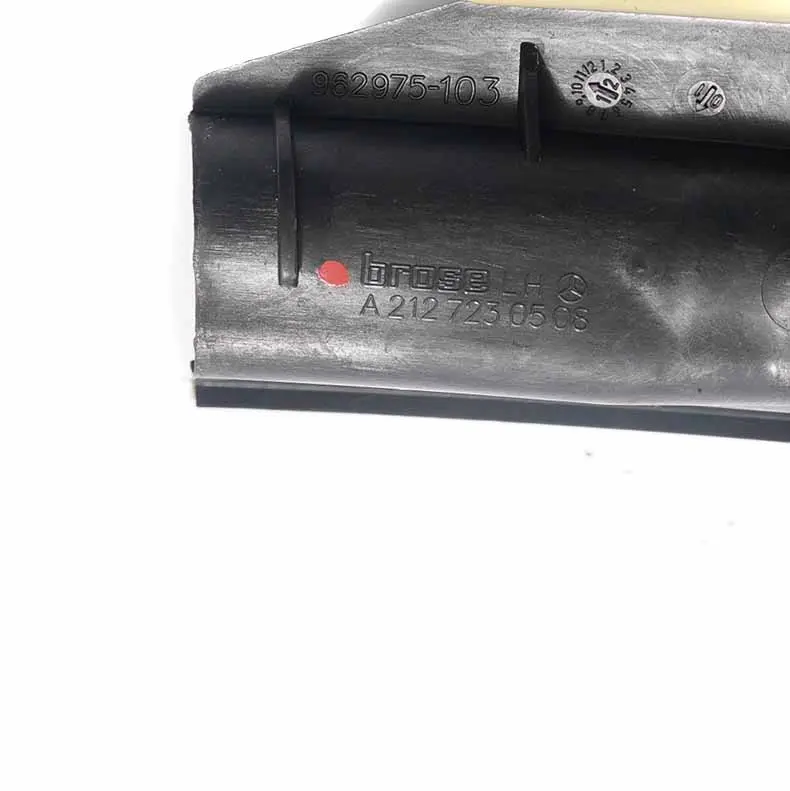 Manija Soporte Cojinete Puerta Delantera Izquierda para Mercedes W212 con número de pieza A2127230508 Mercedes W212 Manija Soporte Cojinete Puerta Delantera Izquierda - SKU A2127230508 - Número de pieza A2127230508
