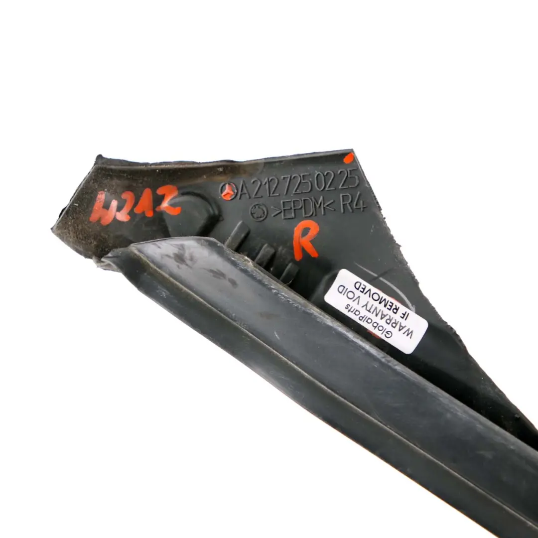 Joint D'étanchéité Fenêtre Avant Droite D'étanchéité pour Mercedes W212 à propos du numéro de pièce A2127250225 Mercedes W212 Joint D'étanchéité Fenêtre Avant Droite D'étanchéité - SKU A2127250225 - Numéro de pièce A2127250225