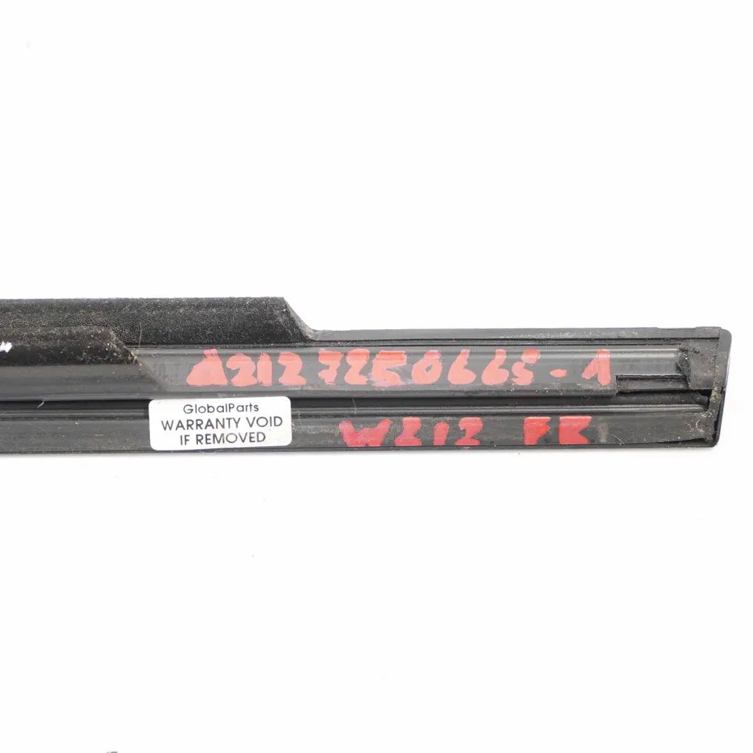  Fensterheberleiste Mercedes W212 Türverkleidung Vorne Rechts Schwarz - SKU A2127250665-1 - Teilenummer A2127250665