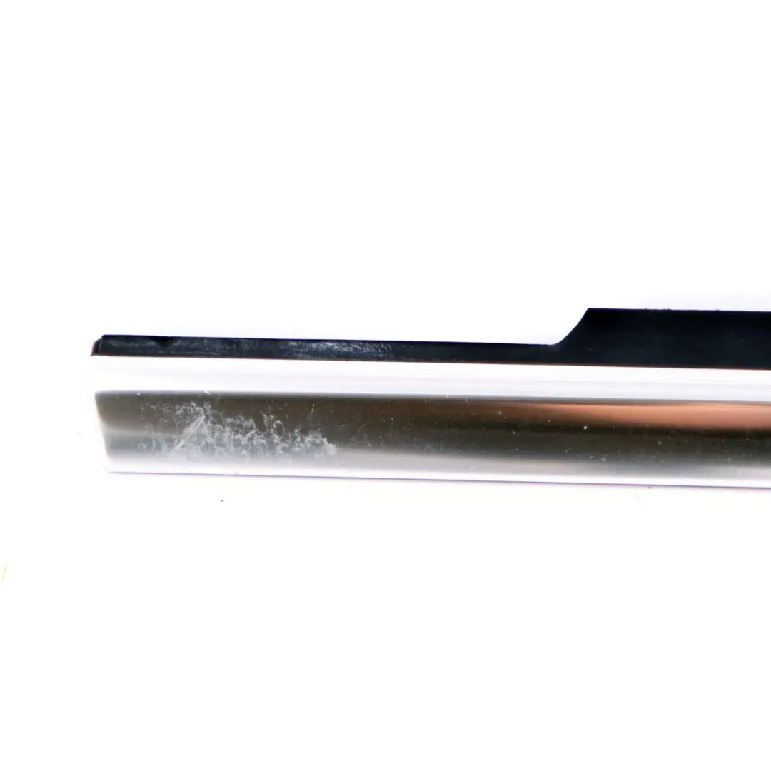 Striscia Finestra Mercedes W212 Modanatura Anteriore Destra Cromo per con numero di parte A2127250665 Striscia Finestra Mercedes W212 Modanatura Anteriore Destra Cromo - SKU A2127250665 - Numero di parte A2127250665