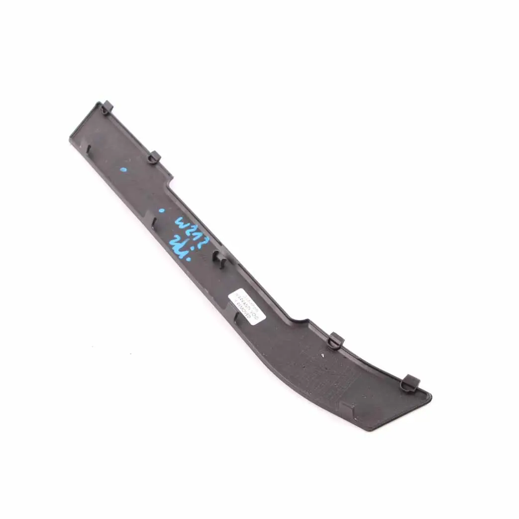 Türverkleidung Mercedes W212 Abdeckplatte Griff vorne rechts schwarz für mit Teilenummer A2127270888 Türverkleidung Mercedes W212 Abdeckplatte Griff vorne rechts schwarz - SKU A2127270888 - Teilenummer A2127270888