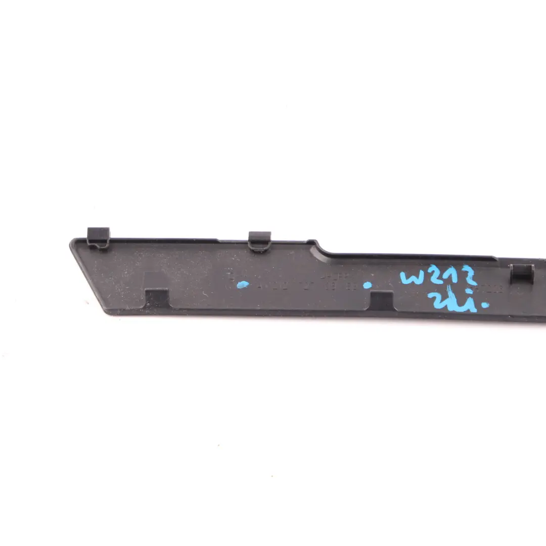 Embellecedor Puerta Mercedes W212 Tapa Panel Manilla Delantera Derecha Negro para con número de pieza A2127270888 Embellecedor Puerta Mercedes W212 Tapa Panel Manilla Delantera Derecha Negro - SKU A2127270888 - Número de pieza A2127270888