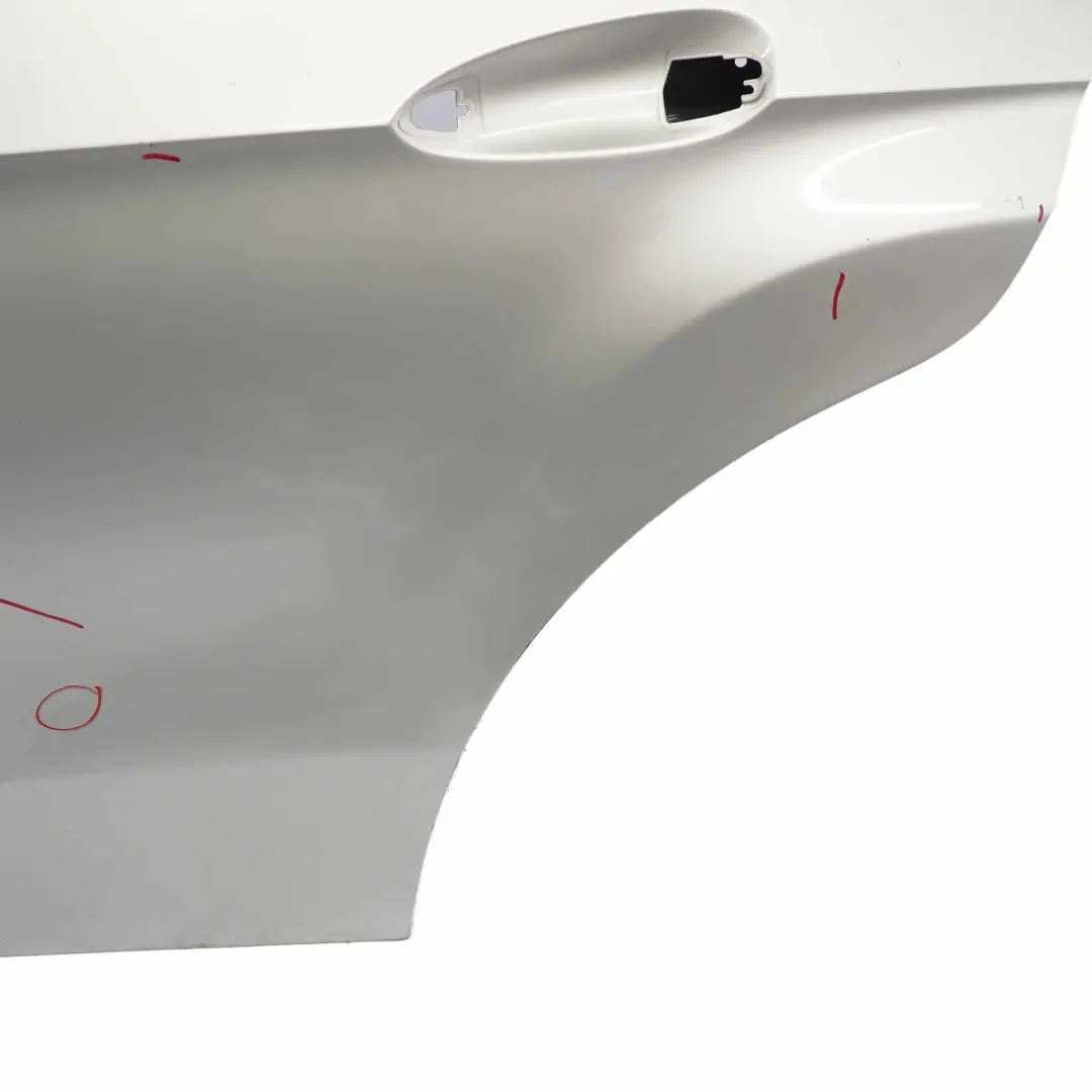 Puerta Trasera Izquierda Tapa Panel Iridium Silver Metallic - 775 para Mercedes W212 con número de pieza A2127300105 Mercedes W212 Puerta Trasera Izquierda Tapa Panel Iridium Silver Metallic - 775 - SKU A2127300105-IRS1 - Número de pieza A2127300105