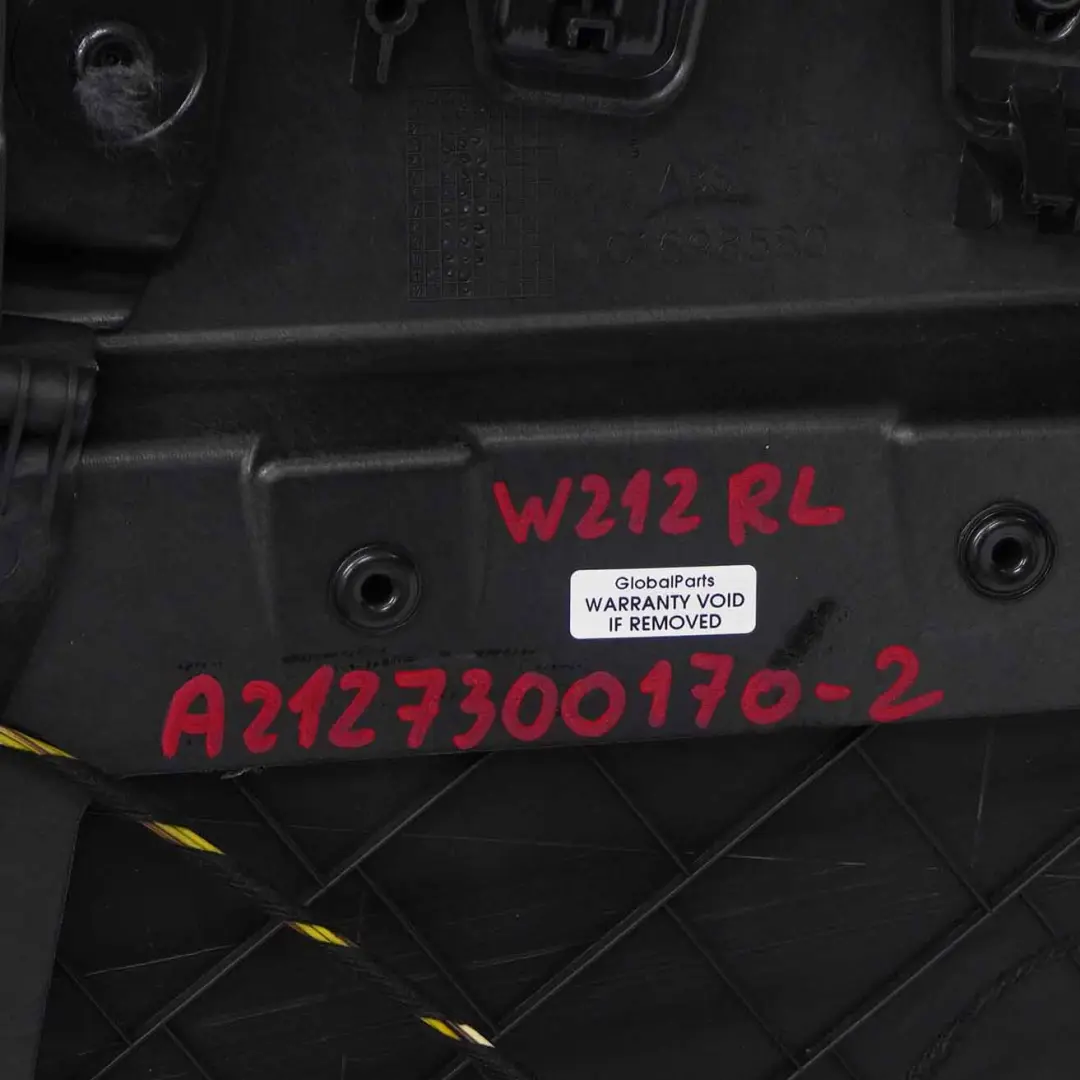 Tarjeta de Puerta Trasera Izquierda de Imitación Cuero Negro para Mercedes W212 con número de pieza A2127300170 Mercedes W212 Tarjeta de Puerta Trasera Izquierda de Imitación Cuero Negro - SKU A2127300170-2 - Número de pieza A2127300170